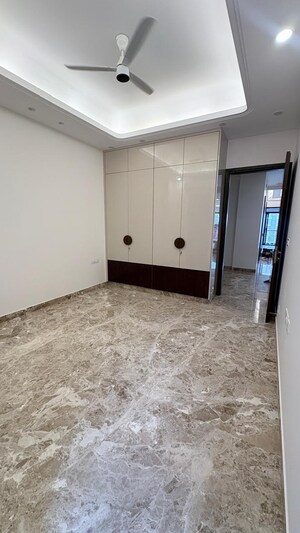 Room in 3 BHK Builder Floor at Greater Kailash – for Rent