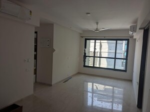 Room in 2 BHK Apartment at Kalpataru Magnus, Bandra East – for Rent