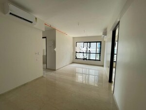 Room in 3 BHK Apartment at Kalpataru Magnus, Bandra East – for Rent