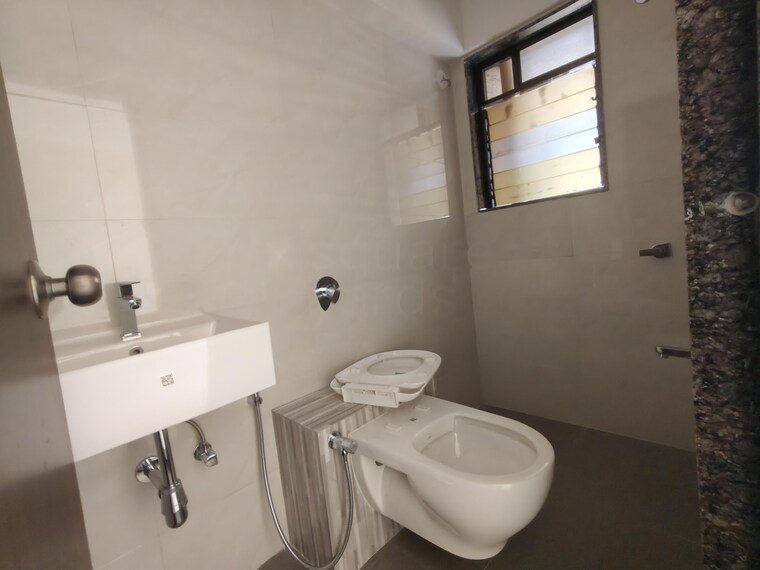 Bathroom, atul-horizon 1.5 Bedroom 735 Sq.Ft. Apartment In Bhandup West Mumbai 10563454