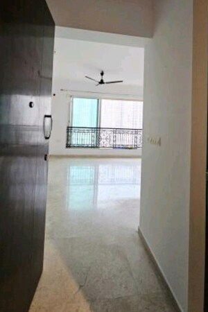 Kitchen in 2.5 BHK Apartment at Hiranandani Meadows, Manpada – for Rent