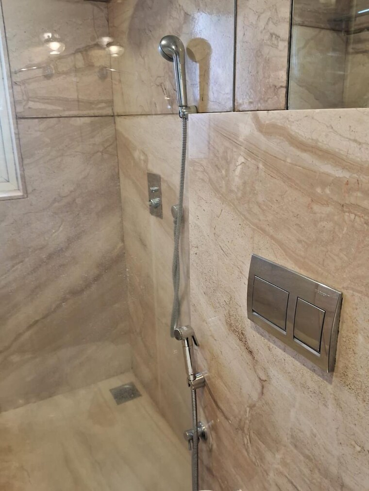 Bathroom, west-view-apartment-santacruz 3 Bedroom 1100 Sq.Ft. Apartment In Santacruz West Mumbai 10563470