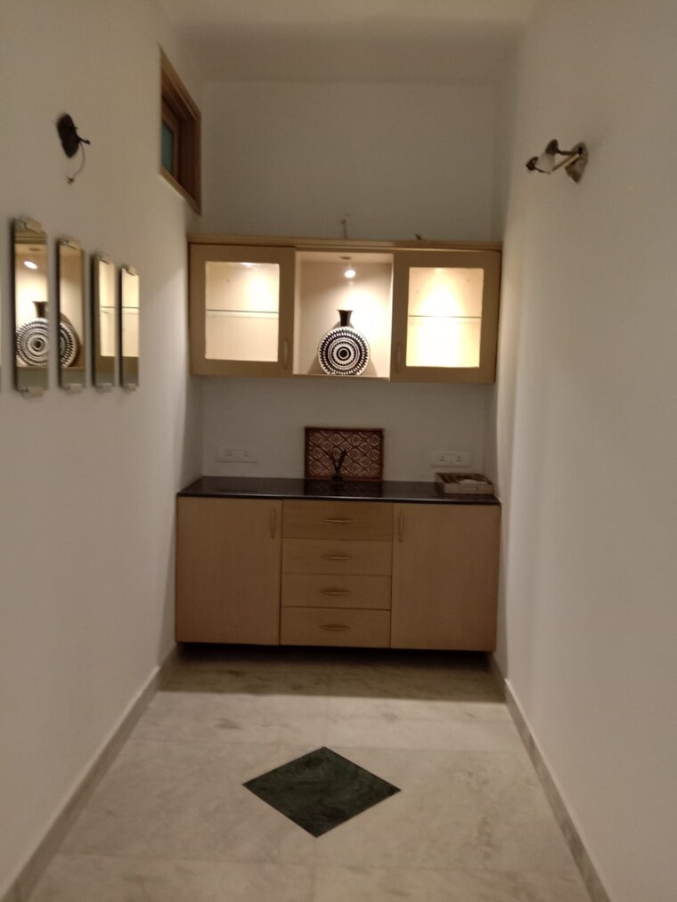 Bathroom, west sant nagar 6+ Bedroom 4500 Sq.Ft. Independent House In West Sant Nagar Delhi 10563475