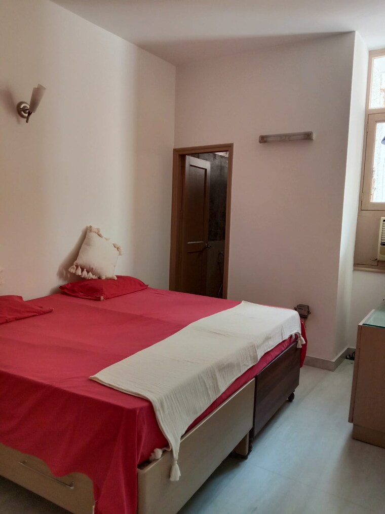 Bedroom, west sant nagar 6+ Bedroom 4500 Sq.Ft. Independent House In West Sant Nagar Delhi 10563475
