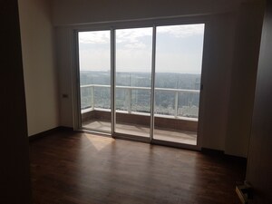 Room in 2 BHK Apartment at Omkar Alta Monte, Malad East – for Rent