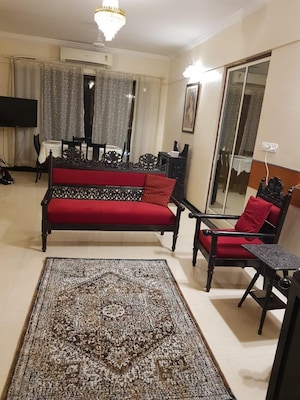 2 BHK Apartment For Rent in Gardenia Apartment Khar West, Khar West