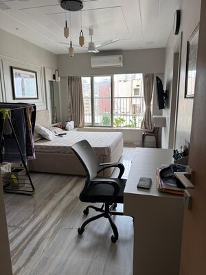 Team Area in 3 BHK Apartment at Sea Lord, Cuffe Parade – for Sale