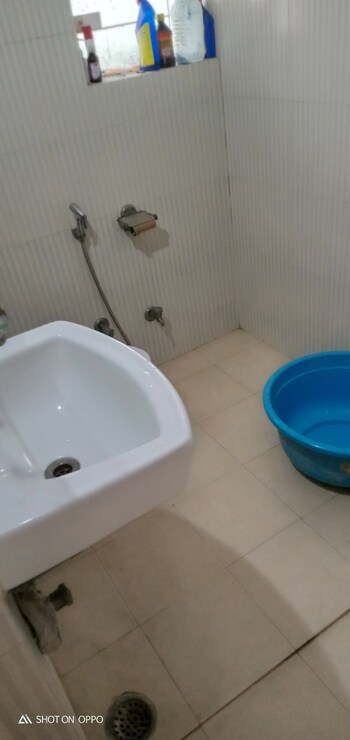 2 BHK Flat for Rent in Vasant Vihar, Delhi