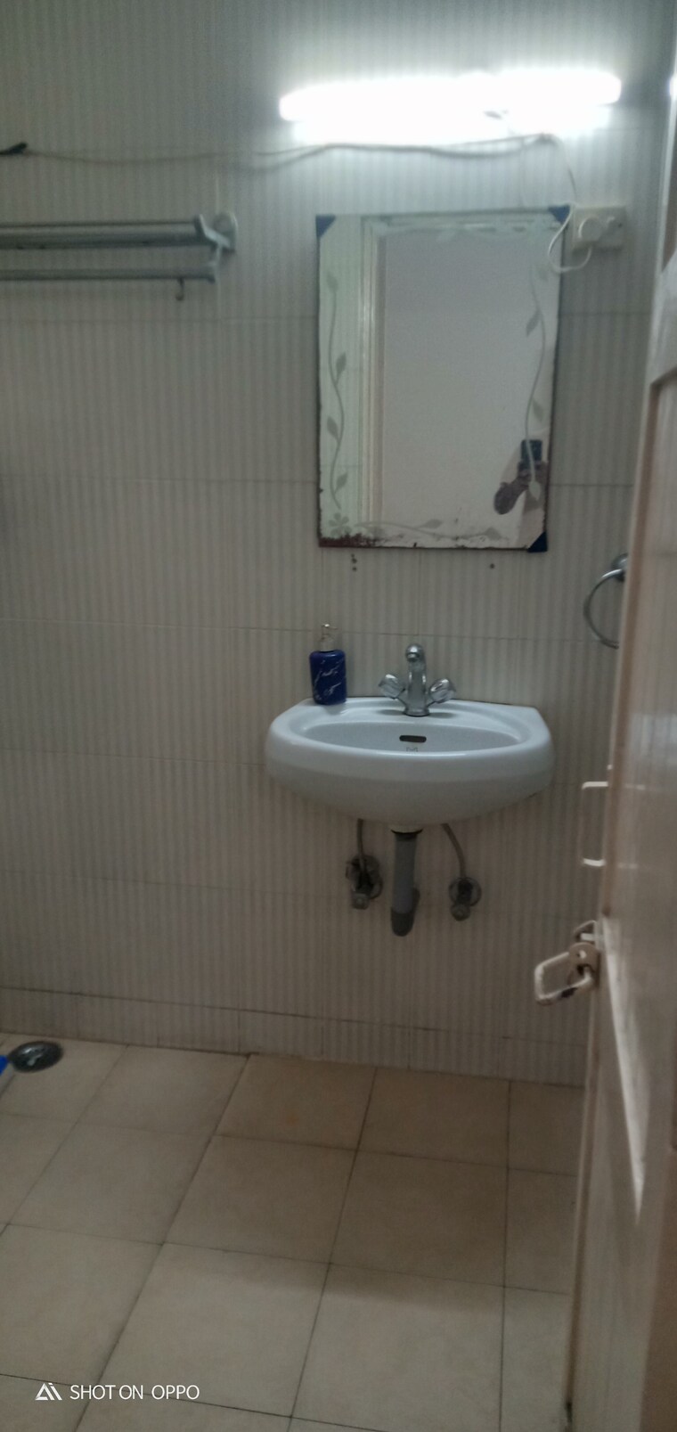 Bathroom, vasant vihar 2 Bedroom 900 Sq.Ft. Apartment In Vasant Vihar Delhi 10563503