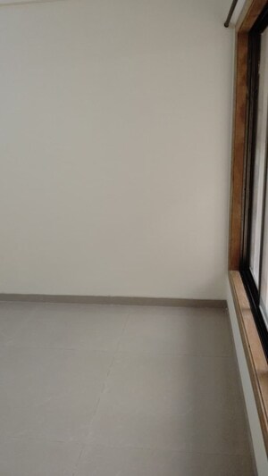 Room in 2 BHK Apartment at Shraddha CHS Goregaon, Goregaon West – for Rent
