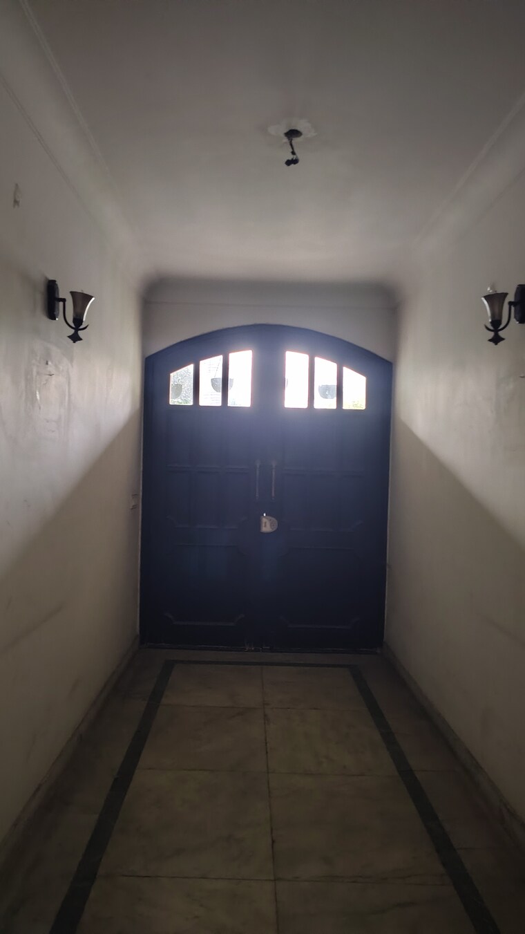 Room, sector 55 6+ Bedroom 259 Sq.Ft. Villa In Sector 55 Noida 10563521