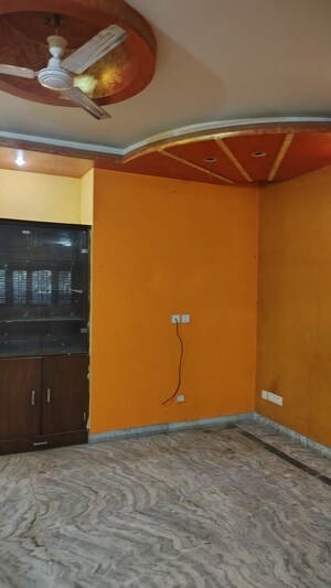 Furnished Amenities in 6+ BHK Villa at Sector 55 – for Sale