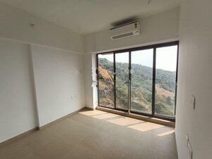 Room in 2 BHK Apartment at Kanakia Silicon Valley, Powai – for Rent