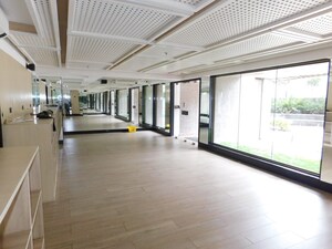 Room in 2.5 BHK Apartment at Chandak 34 Park Estate, Goregaon West – for Sale