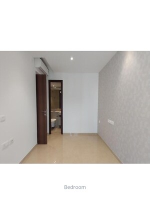 Room in 1 BHK Apartment at Hiranandani Highland, Powai – for Rent