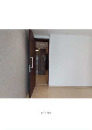 Room in 1 BHK Apartment at Hiranandani Highland, Powai – for Rent