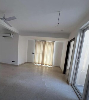 Room in 4 BHK Apartment at Maya Green Lotus Utsav, International Airport Road – for Rent