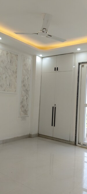 Room in 3 BHK Builder Floor at Sector 85 – for Sale