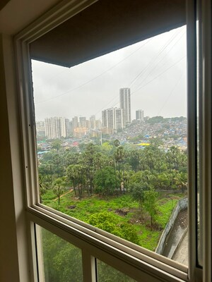 2 BHK Apartment For Rent in Godrej Tranquil, Kandivali East