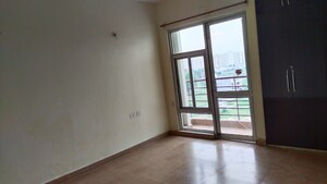 Room in 4 BHK Apartment at Shalimar One World Belvedere Court 3, Gomti Nagar – for Rent