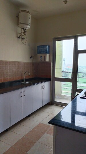 Kitchen in 4 BHK Apartment at Shalimar One World Belvedere Court 3, Gomti Nagar – for Rent