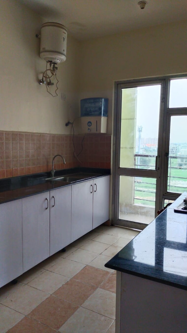 Kitchen, shalimar-one-world-belvedere-court-3 4 Bedroom 3220 Sq.Ft. Apartment In Gomti Nagar Lucknow 10563579