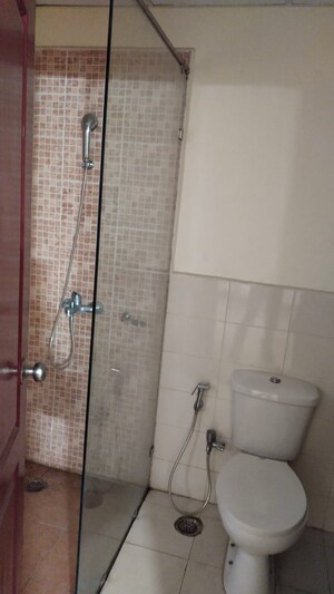 Bathroom in 4 BHK Apartment at Shalimar One World Belvedere Court 3, Gomti Nagar – for Rent