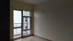 Room in 4 BHK Apartment at Shalimar One World Belvedere Court 3, Gomti Nagar – for Rent