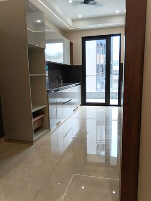 Room in 4 BHK Builder Floor at Emaar MGF Emerald Hills, Sector 65 – for Sale