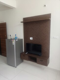 1 BHK Apartment For Rent in S R Arcade