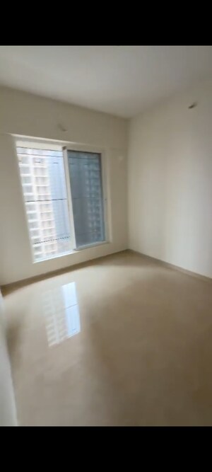 Room in 1.5 BHK Apartment at Dosti West County, Balkum Pada – for Rent