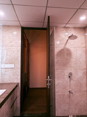 Bathroom in 6+ BHK Apartment at Kalpataru Vista, Sector 128 – for Rent