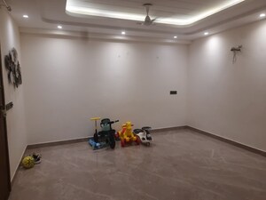 Room in 3 BHK Builder Floor at Chattarpur – for Rent