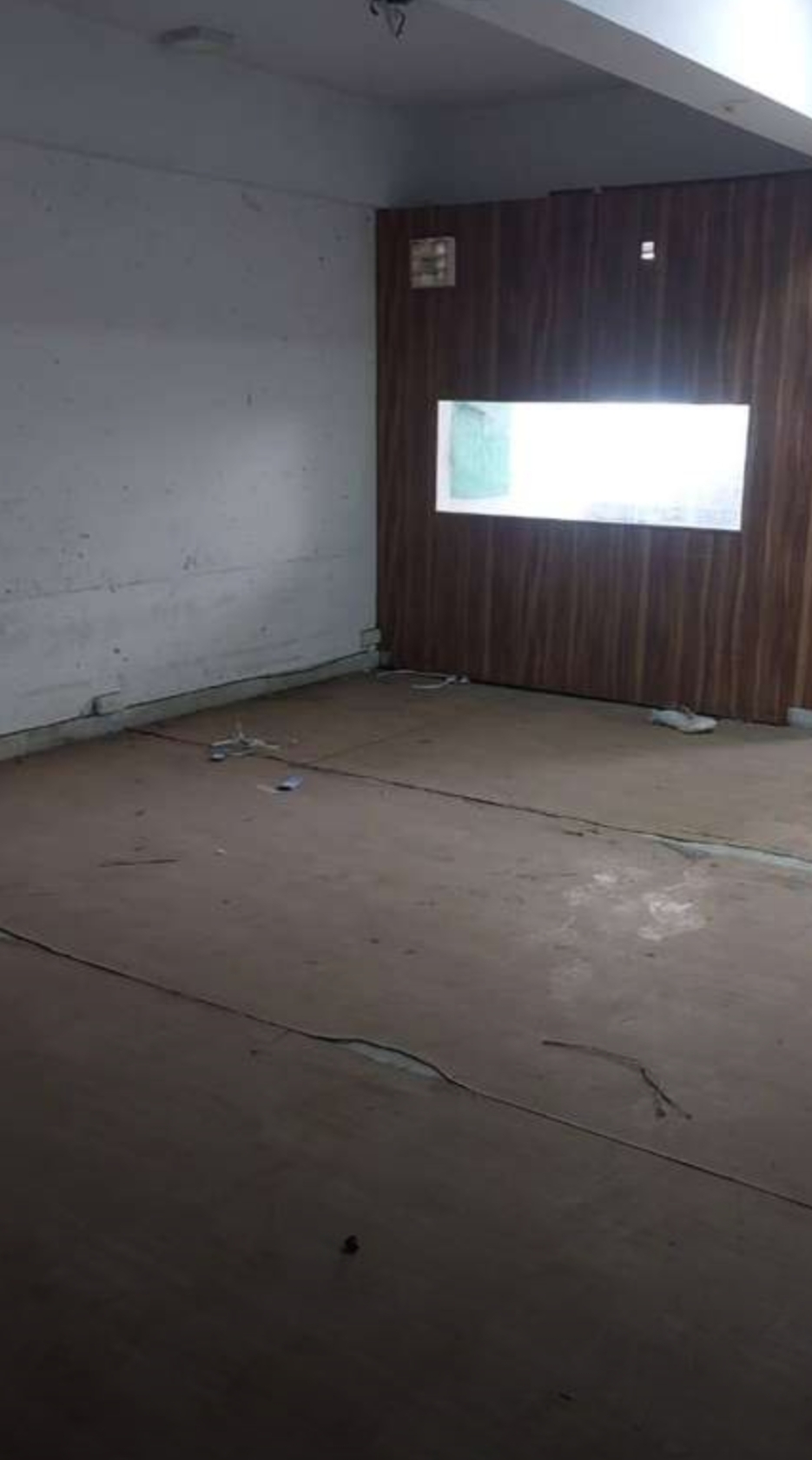 Room in 4 BHK Apartment at Gomti Nagar – for Rent