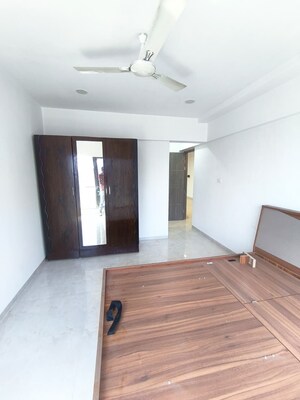 Room in 2 BHK Apartment at IM Applaud 38, Goregaon East – for Rent