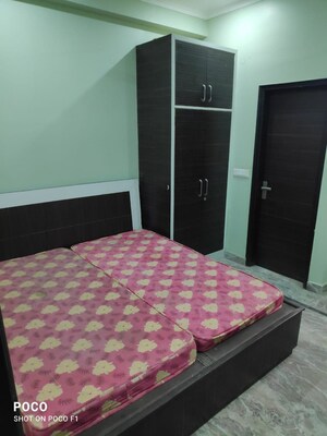 Bedroom in 3 BHK Builder Floor at Sector 42 – for Rent