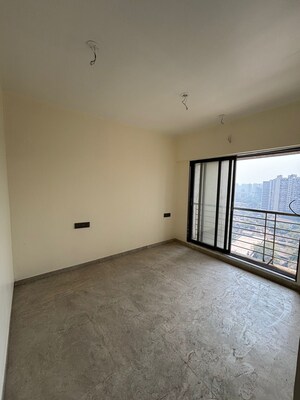 Room in 1 BHK Apartment at Bhoomi Samarth, Goregaon East – for Sale