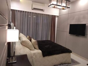 Bedroom in 3 BHK Apartment at Laxmi Vihar Khar, Khar West – for Rent