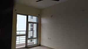 Room in 4 BHK Apartment at Shalimar One World Belvedere Court 3, Gomti Nagar – for Rent