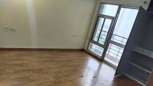 Room in 4 BHK Apartment at Shalimar One World Belvedere Court 3, Gomti Nagar – for Rent