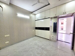 Room in 3 BHK Apartment at Pir Machalla – for Sale