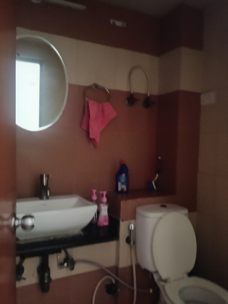 Bathroom, mahagun-my-woods 2 Bedroom 935 Sq.Ft. Apartment In Sector 16c Greater Noida Greater Noida 10563672
