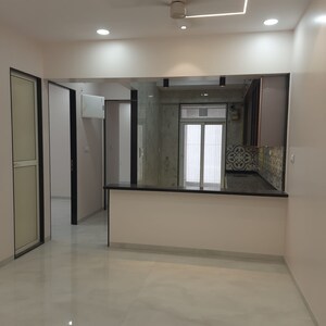 2 BHK Apartment For Rent in Lodha Woods, Kandivali East