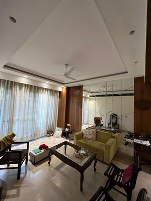 Team Area in 3.5 BHK Builder Floor at Sector 45 – for Rent