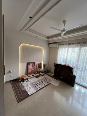 Living Room in 3.5 BHK Builder Floor at Sector 45 – for Rent