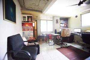 Team Area in  Shop at Maninagar – for Sale