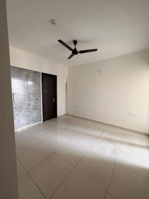 Room in 3 BHK Apartment at Nirala Estate II, Tech Zone 4 Greater Noida – for Rent