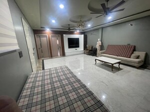 Bedroom in 3 BHK Builder Floor at Sector 109 – for Rent