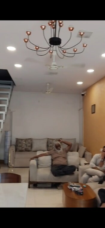 Showroom for Rent in Goregaon East, Mumbai