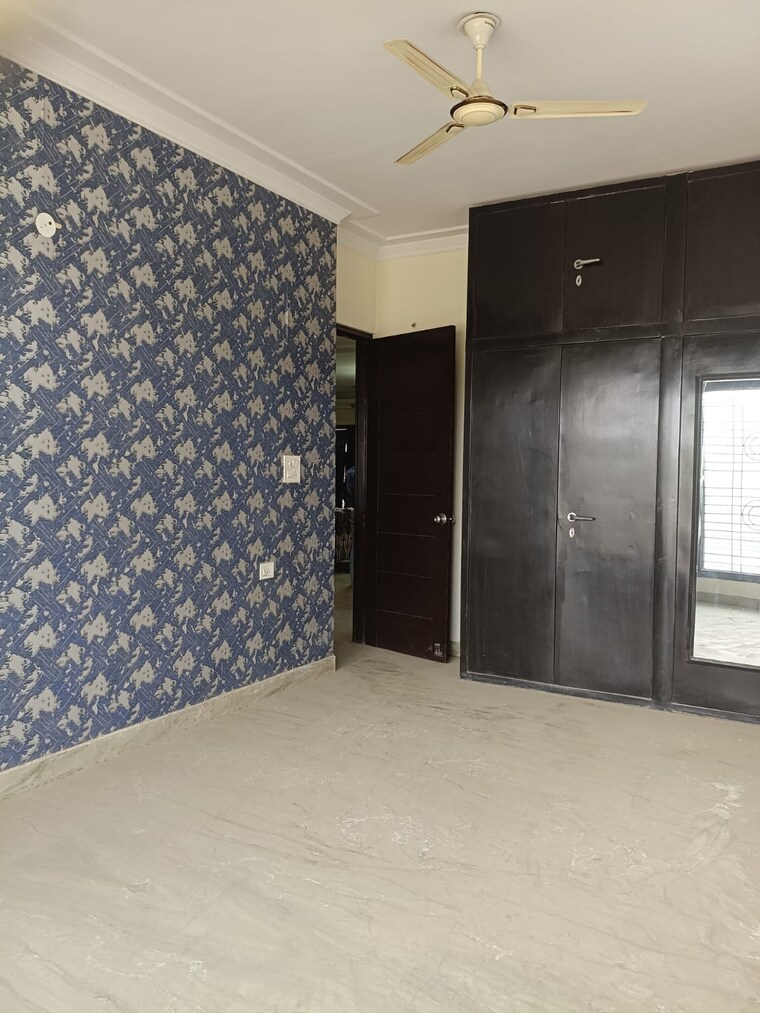 Room, bptp-park-81 3.5 Bedroom 2700 Sq.Ft. Apartment In Sector 81 Faridabad 10563770